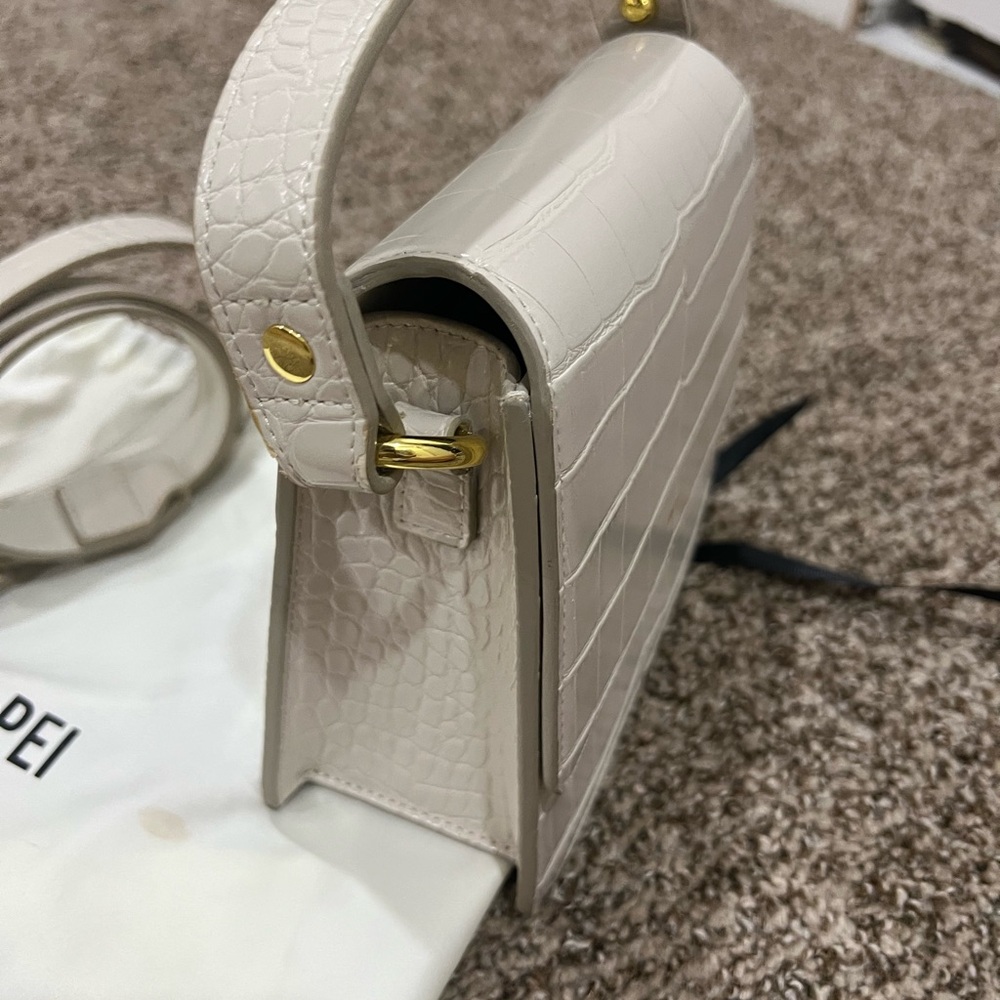 JWPEI Cream Croc-Embossed Bag - Picture 3 of 8